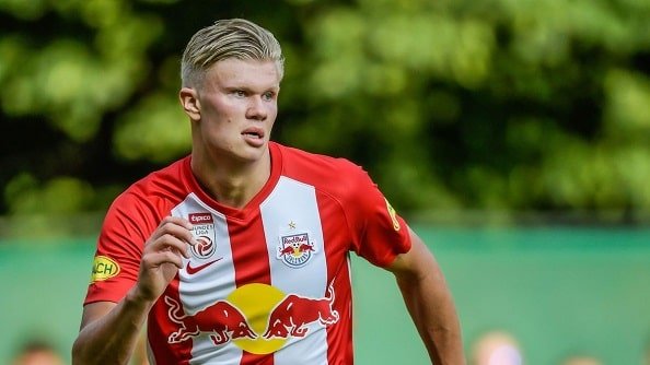 «Барселона» следит за 19-летним норвежцем, сделавшим хет-трик в 1-м туре ЛЧ