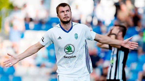 СМИ: Семин рассчитывает на приобретение Комличенко