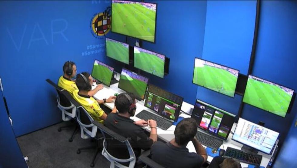 УЕФА хочет отменить систему VAR в оставшихся матчах сезона 2019/20