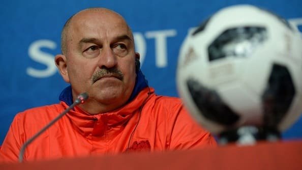 Черчесов выступает за возобновление чемпионата России
