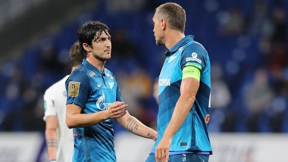Азмун отстранен от работы с «Зенитом», у игрока подозрение на коронавирус