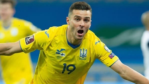Нападающий сборной Украины выбыл на полгода и пропустит чемпионат Европы