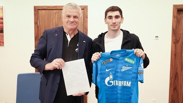 Бакаев подписал контракт с «Зенитом»