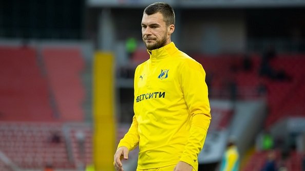 «Динамо» хочет продать Комличенко «Ростову»