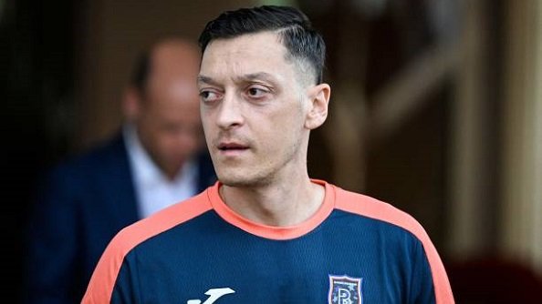 Источник: Озил принял решение завершить карьеру в 34 года