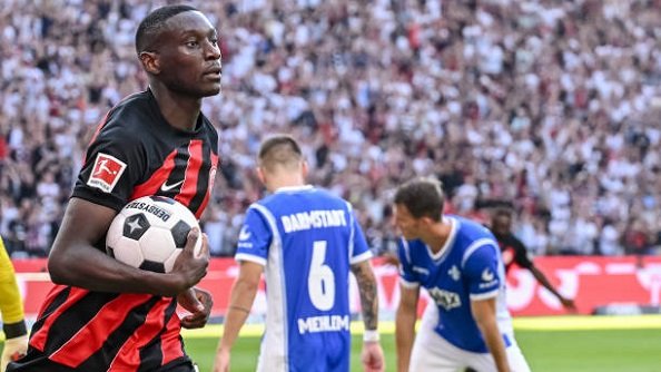 «Айнтрахт» отклонил первое предложение «ПСЖ» по Коло Муани