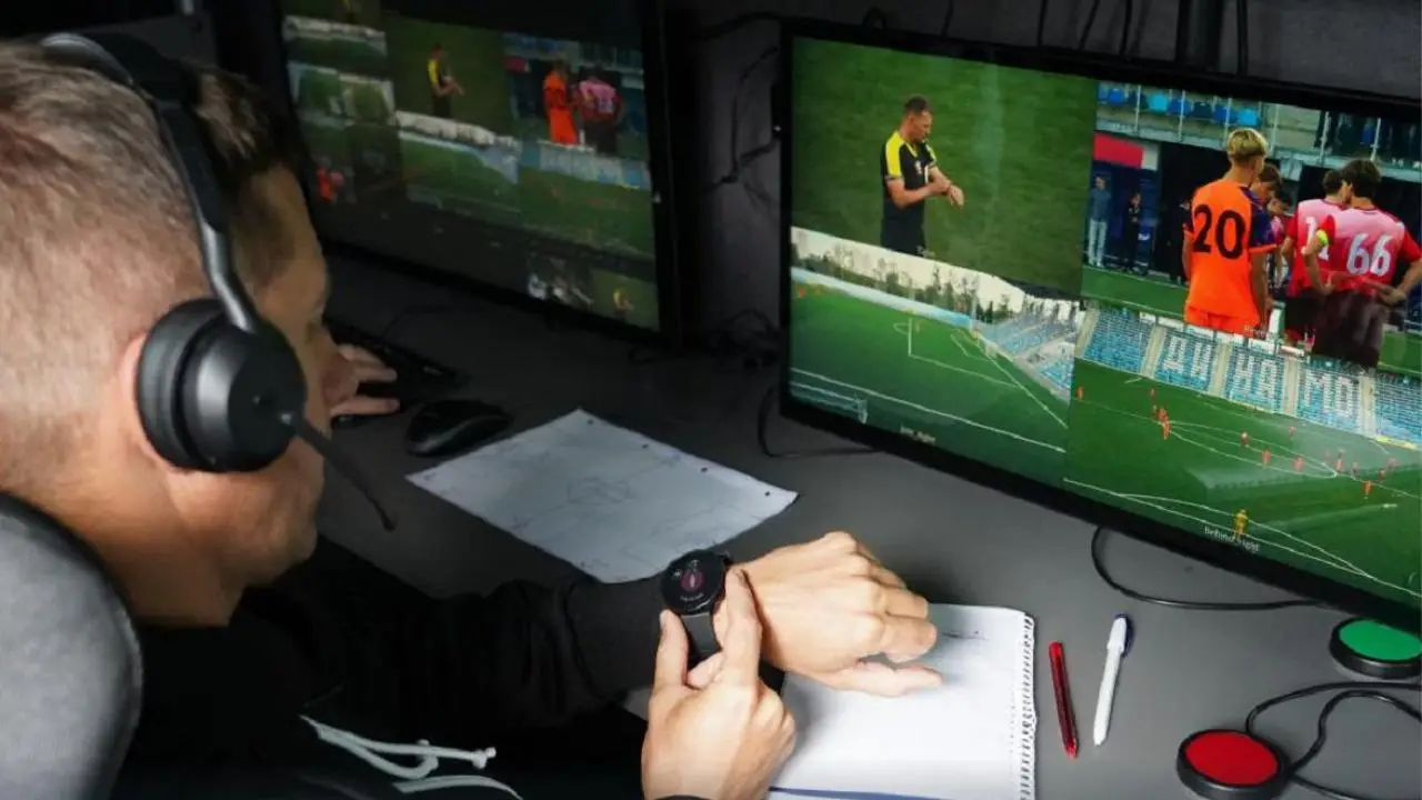 VAR впервые заработал в чемпионате Беларуси: систему испытали в матче «Динамо»